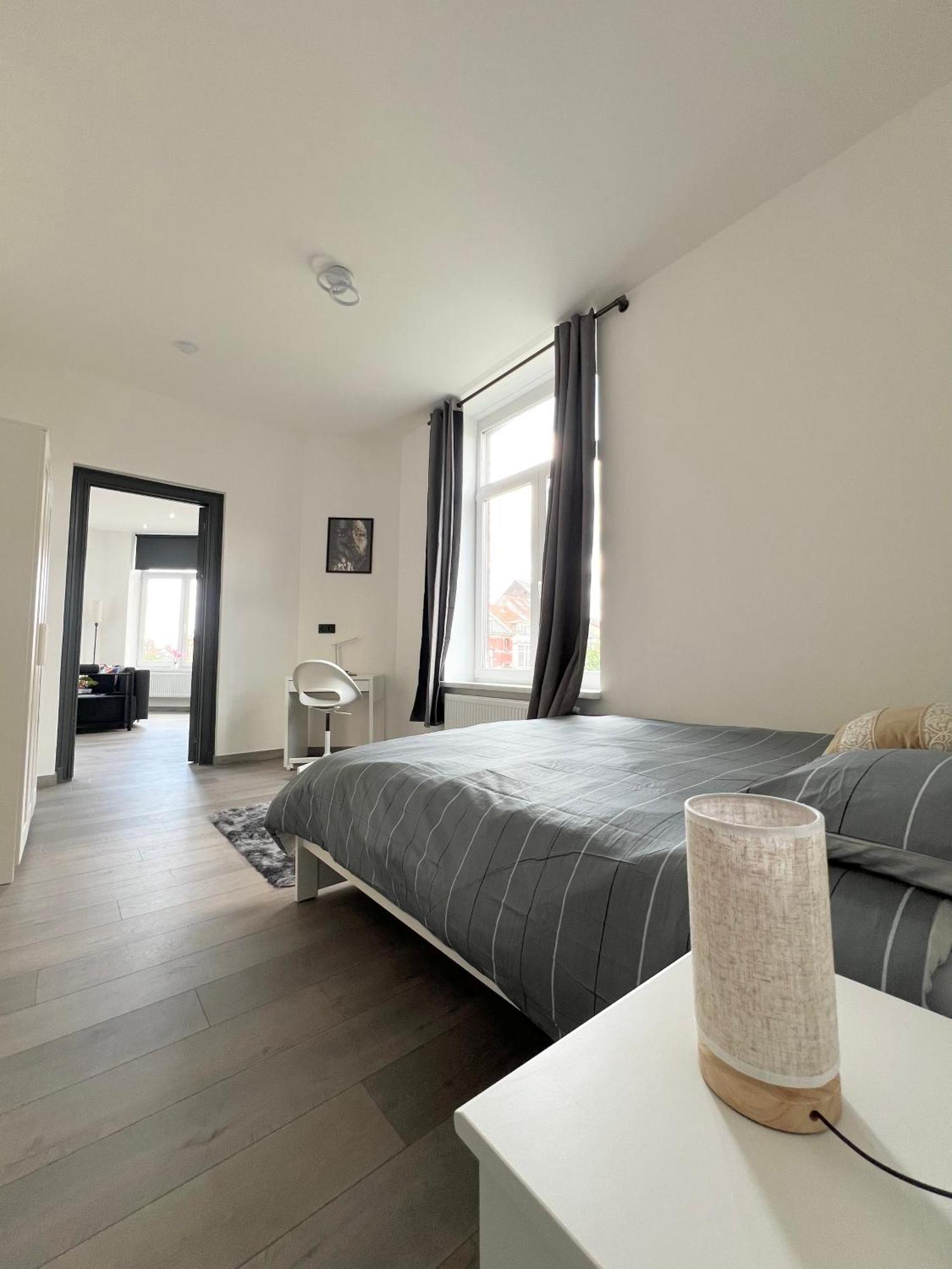 Renove Et Radieux A Bruxelles エクステリア 写真