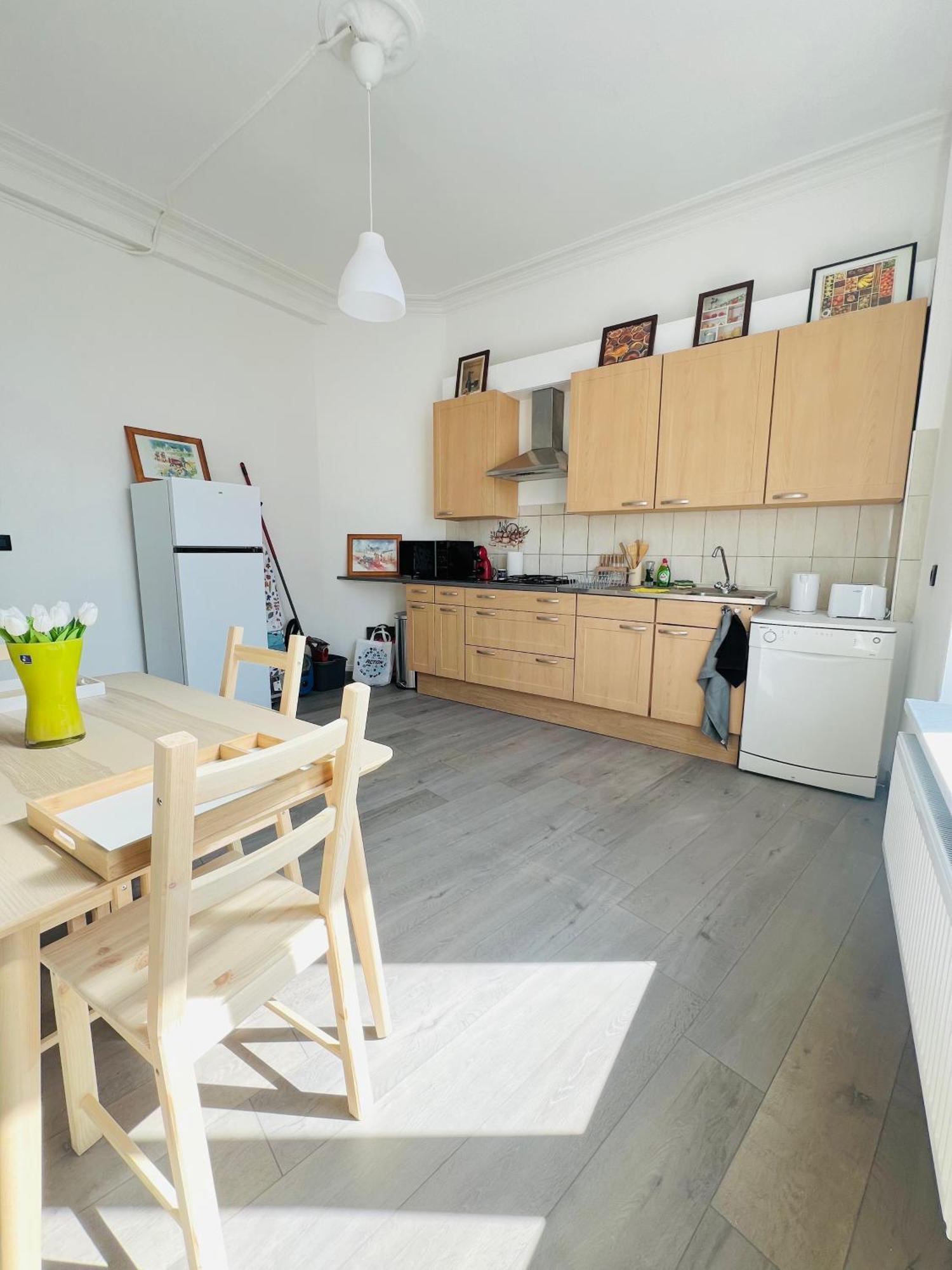 Renove Et Radieux A Bruxelles エクステリア 写真